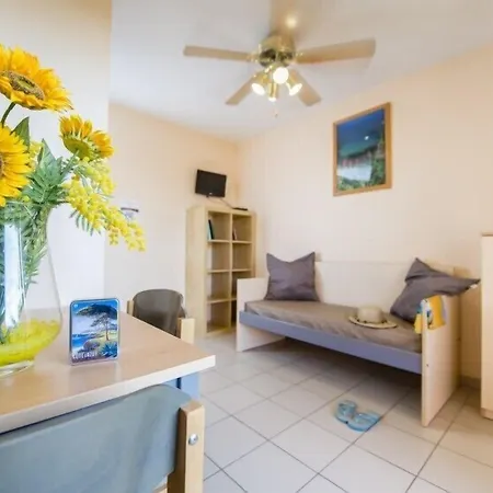 Ulvf Les Residences Du Colombier ホリデーパーク 3*